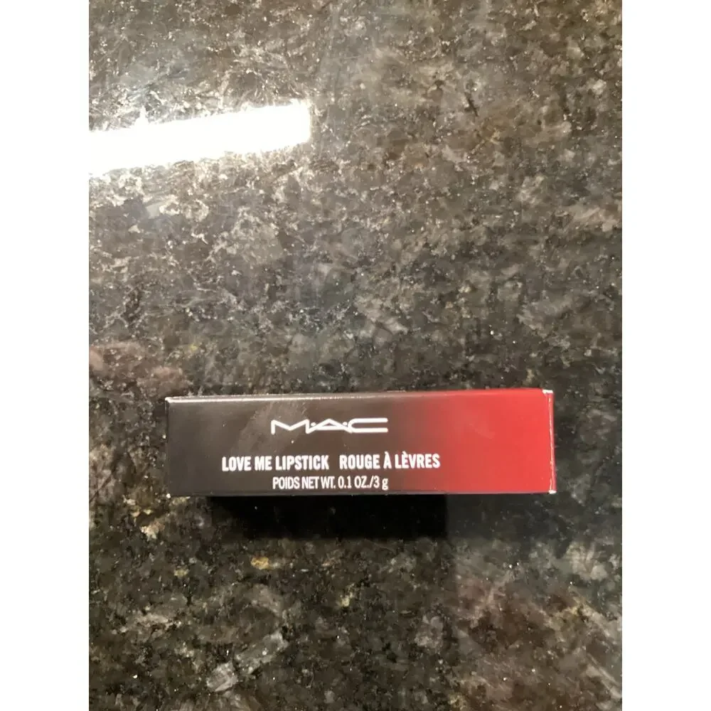 Mac Love Me Lipstick Full 0.1 Oz/3g‎ 423 E for effortless makeup